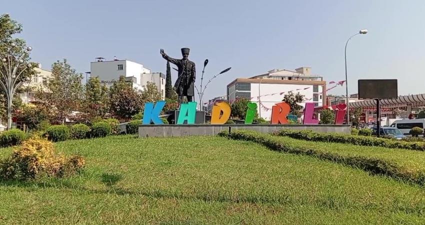 Emekliler, geçinemedikleri için hükümetin maaşlarına zam yapmasını bekliyor. Osmaniye Kadirli’de