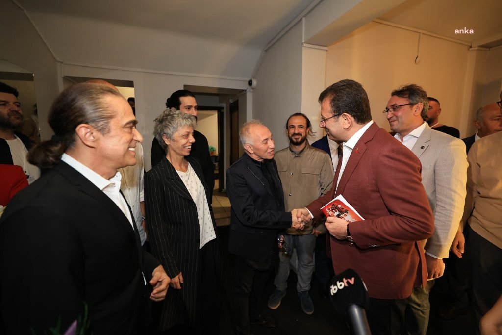 ibbnin-100-gosterisi-harbiyede-istanbullularla-bulustu-imamoglu-yeni-yuzyilin-siari-her-sey-cok-guzel-olacak-mutlaka-basaracagiz