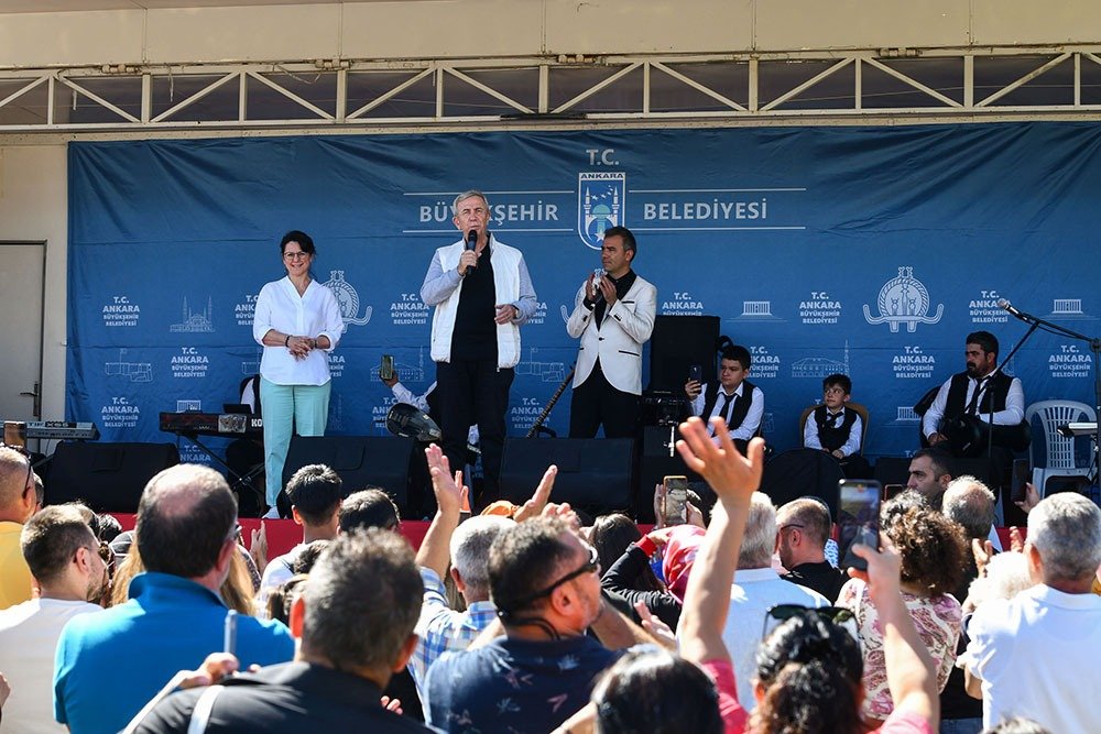 mansur-yavas-bakapta-ankara-buyuksehir-personeli-ile-bir-araya-geldi