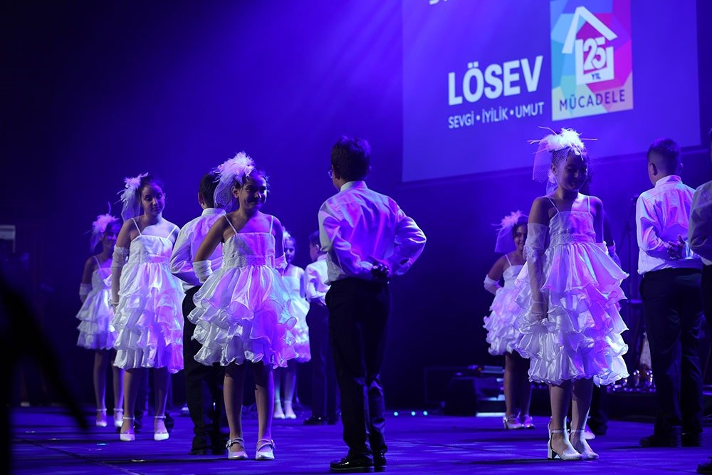losevden-25-yil-kutlamasinda-binlerce-losemili-cocuk-ve-ailesine-mujde