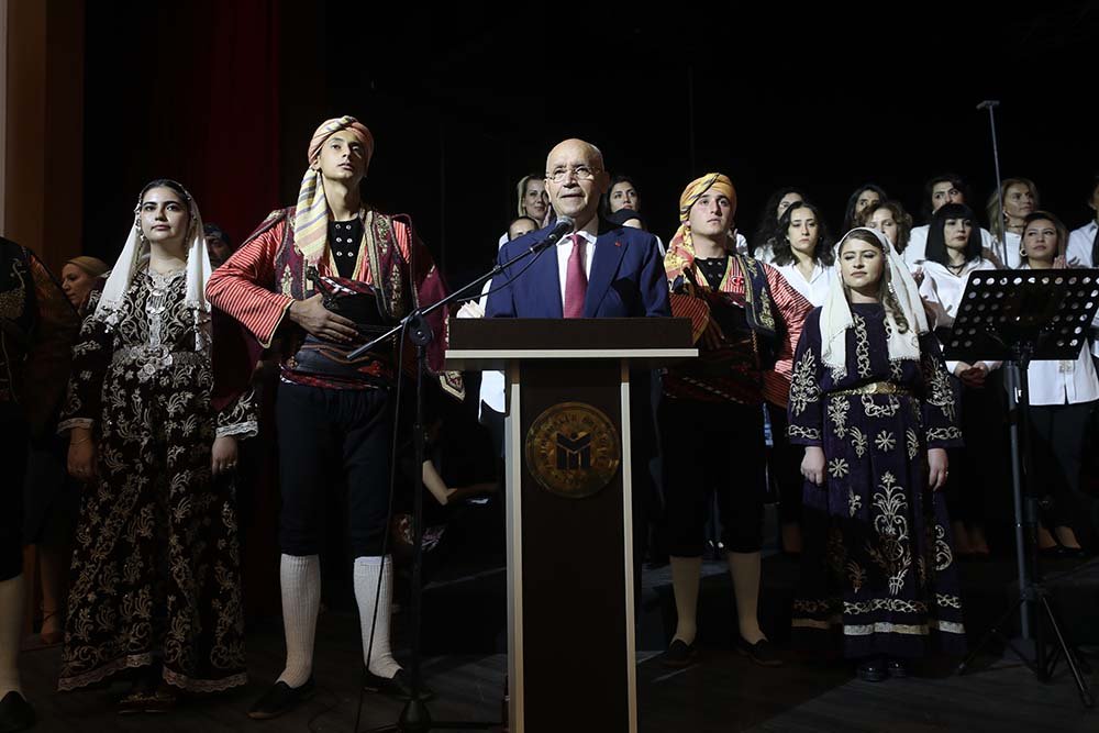 geleneksel-ankara-ezgileri-yenimahallede-yankilandi