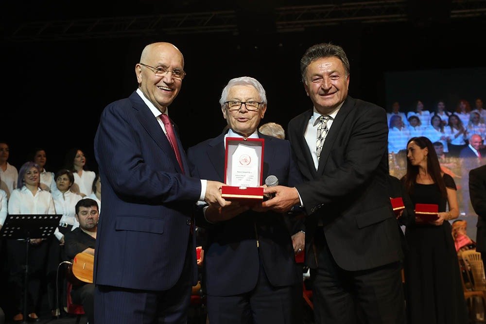 geleneksel-ankara-ezgileri-yenimahallede-yankilandi