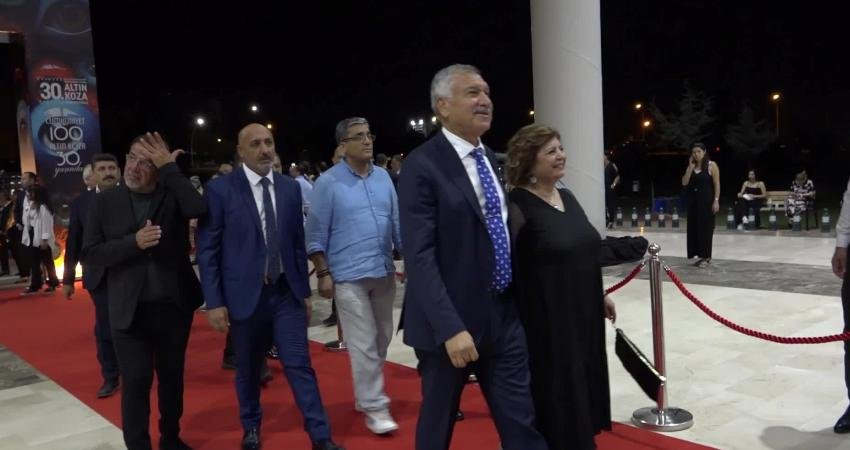 Bu yıl Altın Koza Film Festivali ödül töreninde Türkan Şoray