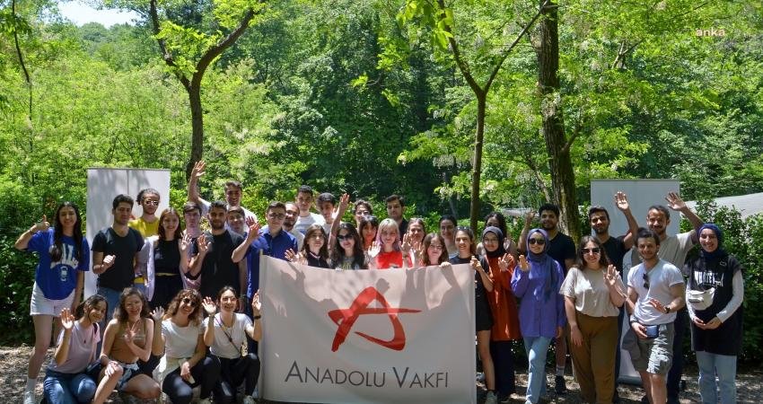Anadolu Vakfı’nın gençlere 40 yılı aşkın süredir eğitim desteği verdiği