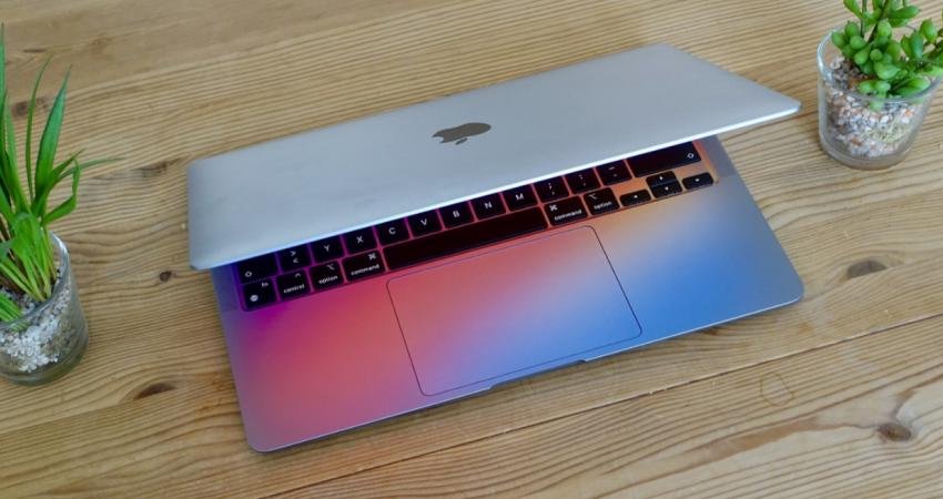 Apple, düşük fiyatlı olması beklenen yeni bir MacBook serisi üzerinde