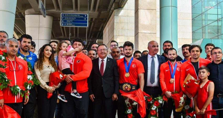 Sırbistan’da düzenlenen 2023 Dünya Milli Güreş Şampiyonası’nda madalya kazanan milli