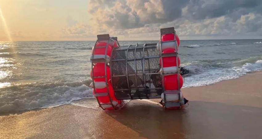 Bir hamster tekerleğine benzeyen el yapımı aracıyla Atlantik Okyanusu'nu "koşarak"