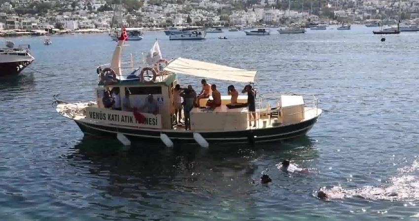 Bodrum Belediyesi tarafından “Denize En Çok Mavi Yakışır” sloganıyla başlatılan ve
