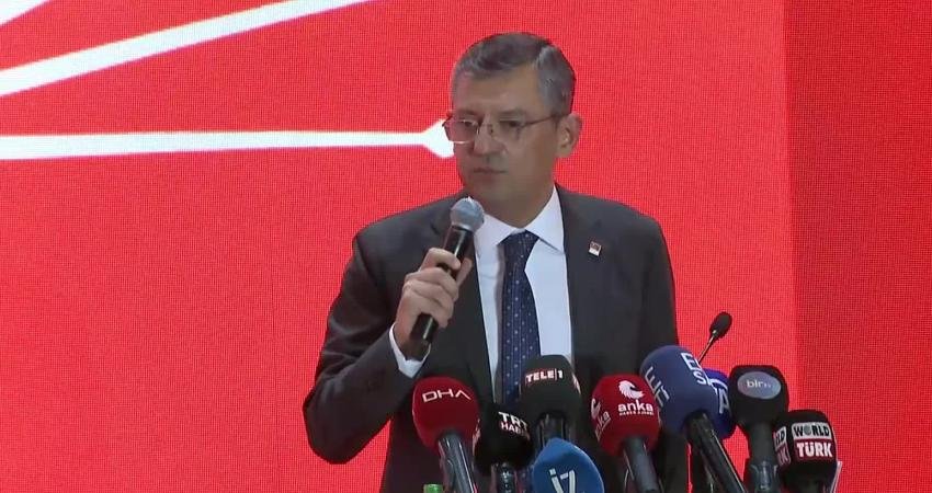 CHP Grup Başkanı Özgür Özel, dün parti Genel Merkezinde Genel