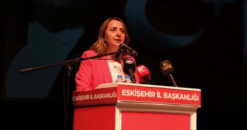 CHP Genel Başkan Yardımcısı Semra Dinçer, CHP Eskişehir İl Kongresi’nde;