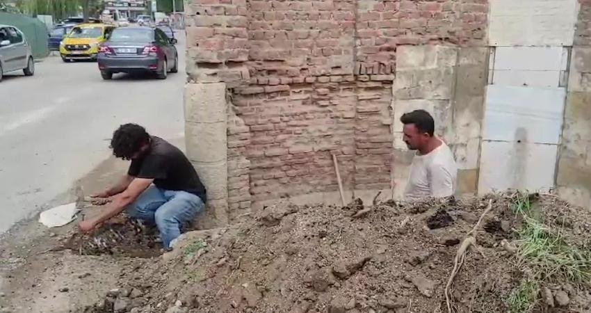 Edirne Belediye Başkanı Recep Gürkan, kentte bulunan tarihi Mezarlık Çeşmesi’nin