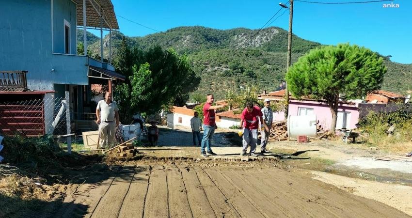 Edremit Belediyesi 47 mahalleyi daha konforlu yollara kavuşturmak için çalışıyor.