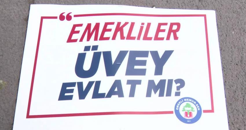 Emekli Memur-Sen emekli kamu görevlilerinin maaşlarına zam taleplerini duyurmak için