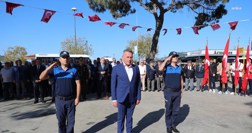 Gemlik’in düşman işgalinden kurtuluşunun 101. yılı Atatürk Anıtı’na çelenk sunulması