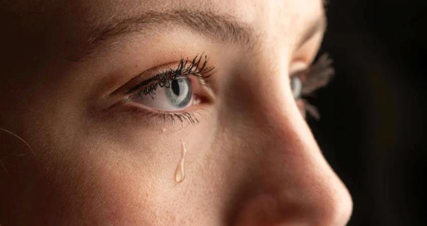 Geliştirilen mikrometre inceliğindeki piller, akıllı kontakt lenslere güç sağlayabilecek ve