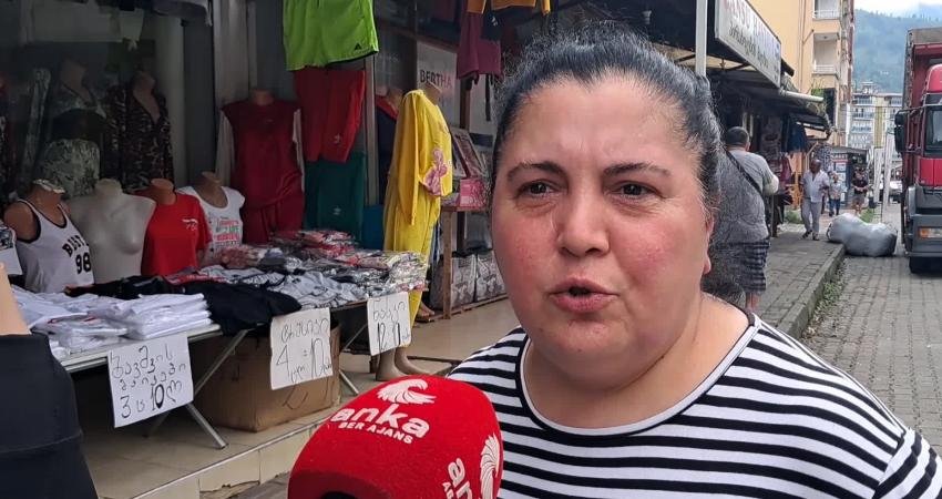Artvin’in Kemalpaşa ilçesine gelen Gürcü vatandaşlar hem çalışıyor hem de