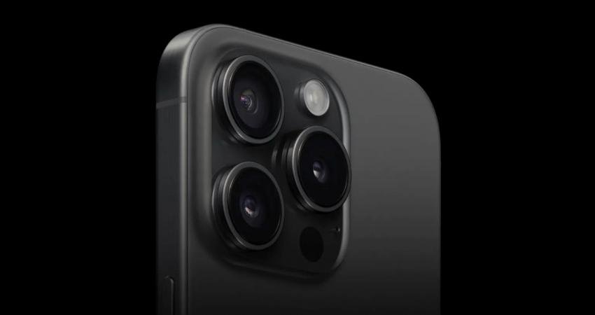 iPhone 15 Pro ve iPhone 15 Pro Max seçenekleri arasında