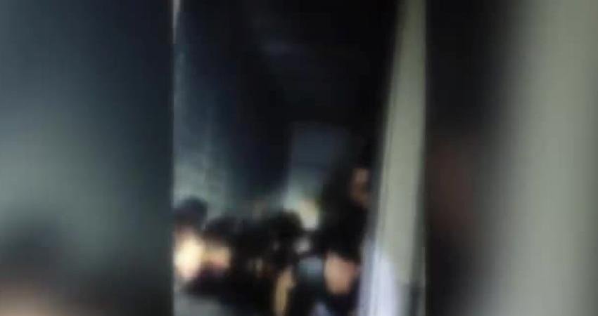 İstanbul'un Sultangazi ilçesinde yol kontrolünde şüphe üzerine durdurulan bir kamyonetten