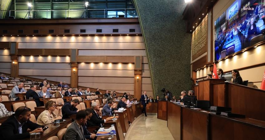 İstanbul Büyükşehir Belediye (İBB) Meclisi'nde yapılan İSKİ Olağanüstü Genel Kurulu'nda