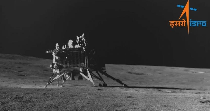 Hindistan Chandrayaan-3 uzay aracını aya indirmesiyle manşetlerden düşmüyor. Şimdi de