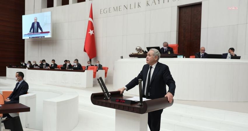 İYİ Parti kurucularından, eski Aydın Milletvekili Aydın Adnan Sezgin, partiden