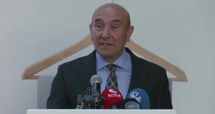 İzmirlilerin birçok hizmette kullanabileceği İzmir Şehir Kartı projesinin tanıtımı yapıldı.