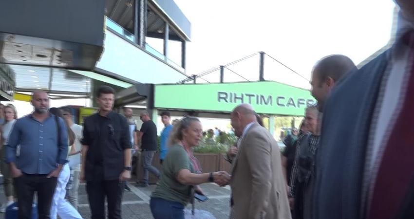 İzmir Büyükşehir Belediye Başkanı Tunç Soyer, İzmir Şehir Tiyatroları’nın Konak