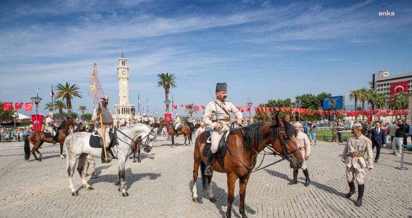 İzmir’in işgalden kurtuluşunun 101. yıl dönümü kutlamaları kapsamında Konak Atatürk