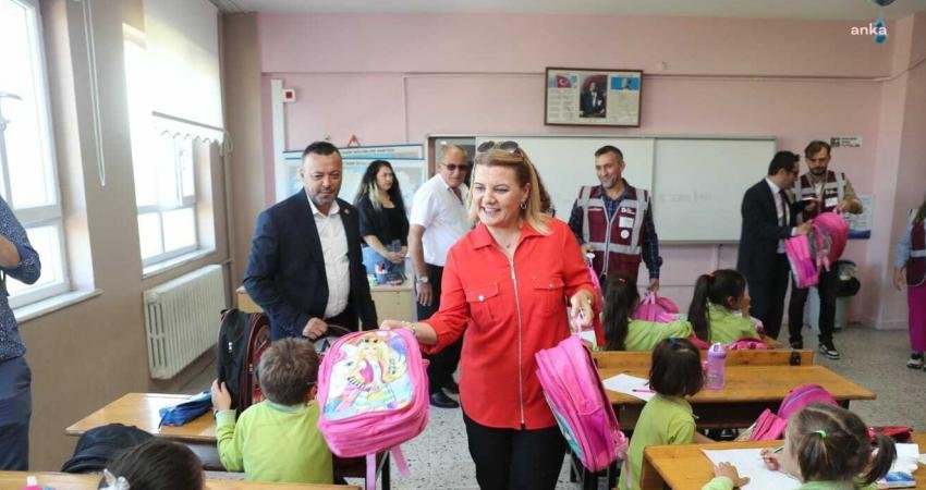 İzmit Belediye Başkanı Fatma Kaplan Hürriyet, 2023-2024 eğitim öğretim yılına