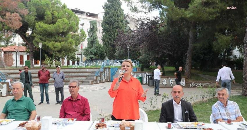 İzmit Belediye Başkanı Fatma Kaplan Hürriyet, yenileme çalışmaları tamamlanan Çocuk