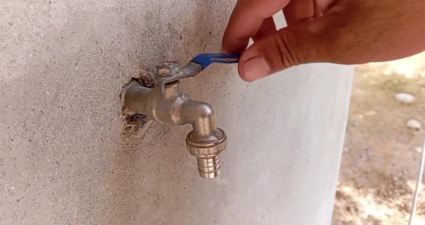 Osmaniye'nin Kadirli ilçesinde sık sık su kesintilerinden şikayetçi olan mahalle