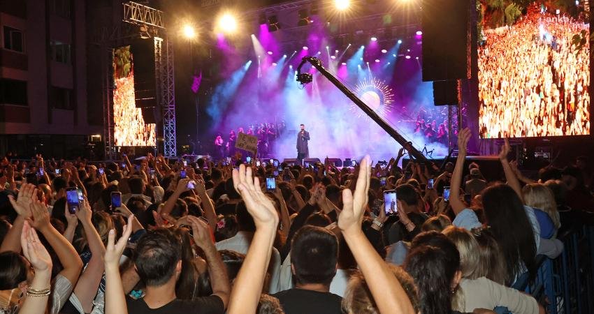 Farklı türden kültürleri müzikle bir araya getiren “Kardeş Kültürlerin Festivali”nin