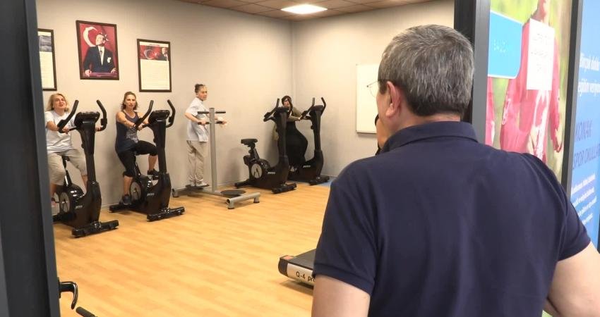 Konak Belediye Başkanı Abdül Batur,  Futbol Antrenörleri Derneği ve Amatör