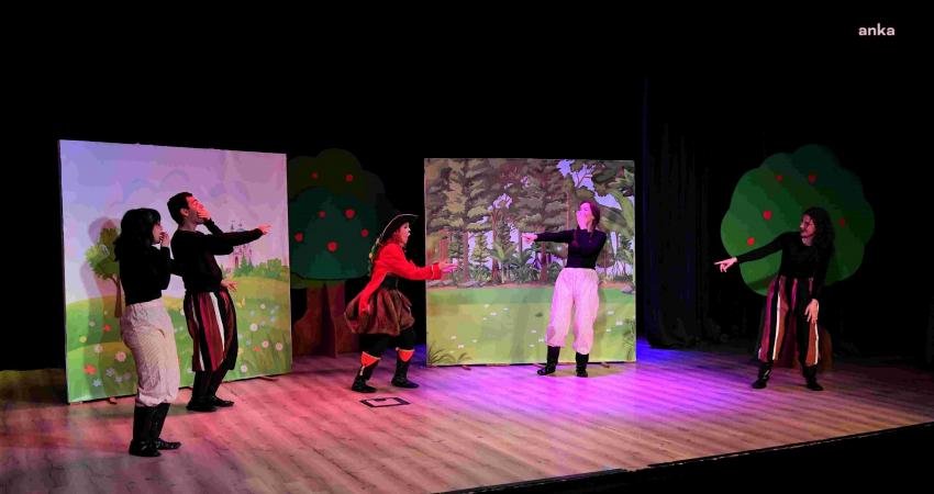 Konyaaltı Belediyesi Tiyatro Akademisi’nin hazırladığı 'Çizmeli Kedi' isimli çocuk oyunu,