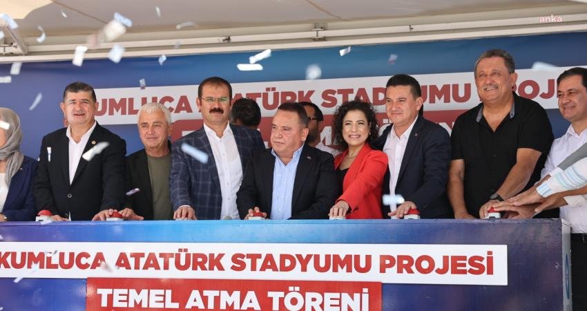 Antalya Büyükşehir Belediye Başkanı Muhittin Böcek’in, Kumluca'ya sözünü verdiği, futbol,