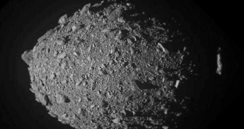 Lise öğrencileri, NASA uzay aracı tarafından vurulan asteroidin garip davranışlarını