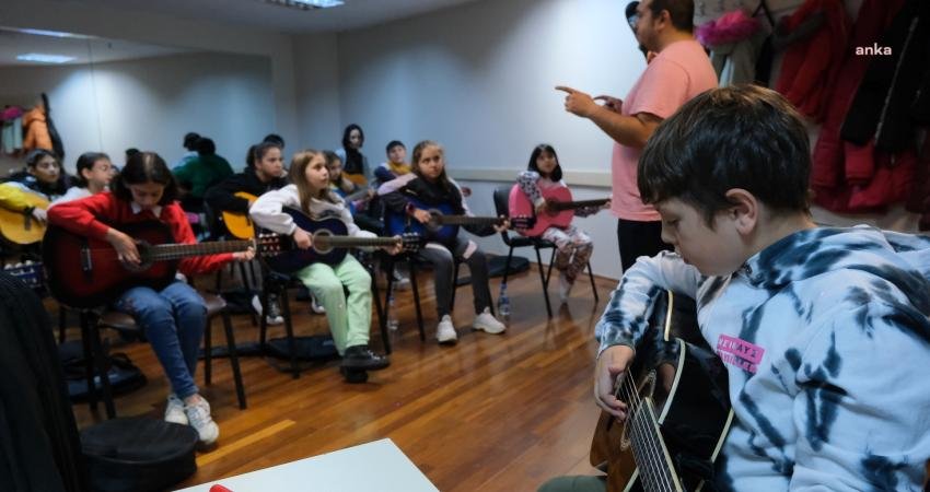 Maltepe Belediyesi’nin düzenlediği kültür sanat kurslarına Maltepeli vatandaşlar büyük ilgi