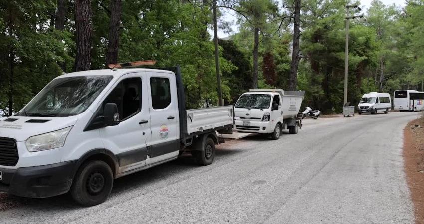 Marmaris Belediyesi ve gönüllülerin iş birliğiyle Yalancıboğaz- Aktaş mevkinde temizlik