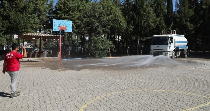 Menderes Belediyesi tarafından başlatılan eğitime destek programı kapsamında çalışmalar sürüyor.