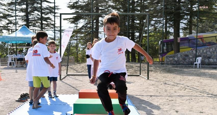 Mersin Büyükşehir Belediyesi'nin "Yüzde Yüz Cumhuriyet Yüzde Yüz Spor" projesi