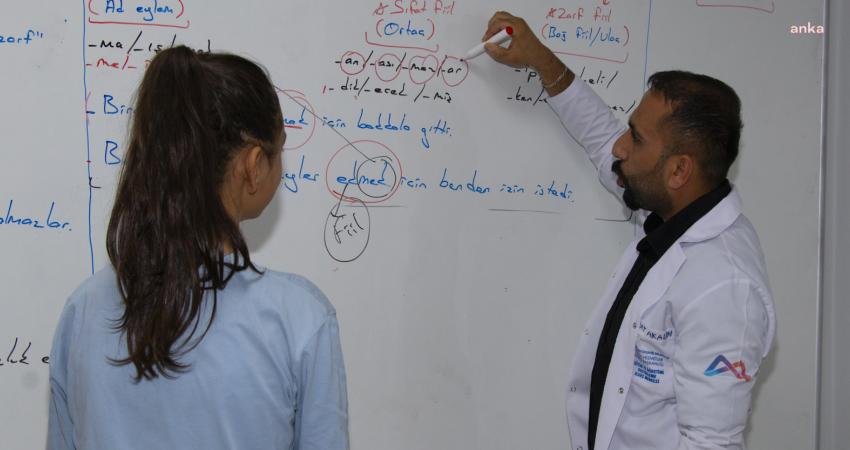 Mersin Büyükşehir Belediyesi, özellikle dezavantajlı bölgelerde yaşayan öğrencilerin faydalandığı Eğitim