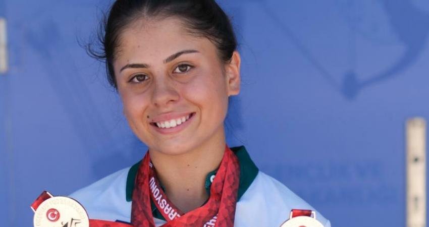 Muğla Büyükşehir Belediyesi okçuları, Cumhuriyet’in 100.yılı nedeniyle Antalya’da düzenlenen açık