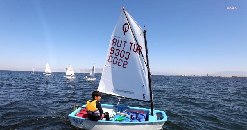  ‘İzmir’in Kurtuluş Kupası Yelken Yarışları’ ile 4. Narlıdere Belediyesi Deniz