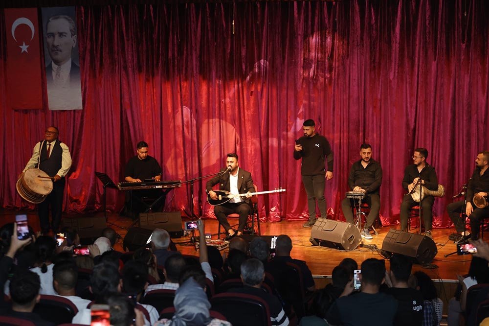 Sincan Belediyesi gönüllere taht kuran “Bozkırın Tezenesi” büyük ozan Neşet