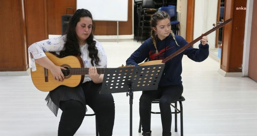 Odunpazarı Belediyesi, sokak müzisyenlerinin sanatlarını daha rahat ve kolayca icra