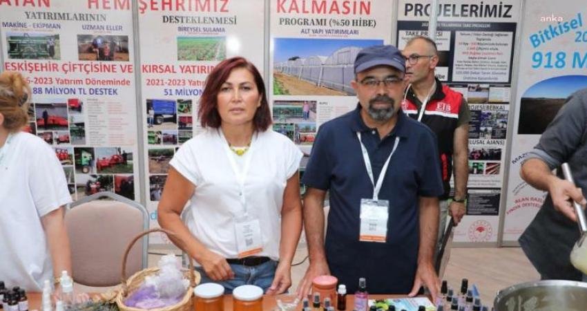 Odunpazarı Belediyesi Kırsal Hizmetler Müdürlüğü tarafından Arıköy’de arıcılık eğitimi alan