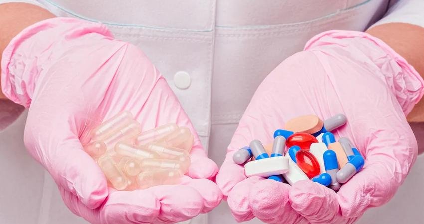 Sahte ilaçlarla hastaların tedavi edilmesi olarak da tanımlanabilecek olan Plasebo