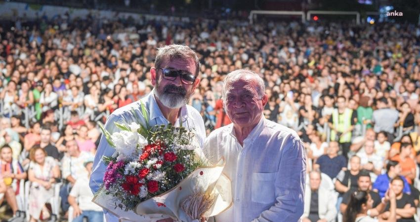 Seyhan Belediyesi’nin Dünya Barış Günü dolayısıyla konser düzenledi. Türk Halk