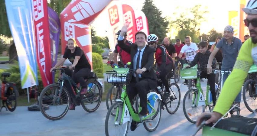 Tepebaşı Belediyesi’nin  Avrupa Hareketlilik Haftası dolayısıyla düzenlediği Arabasız Gün Bisiklet