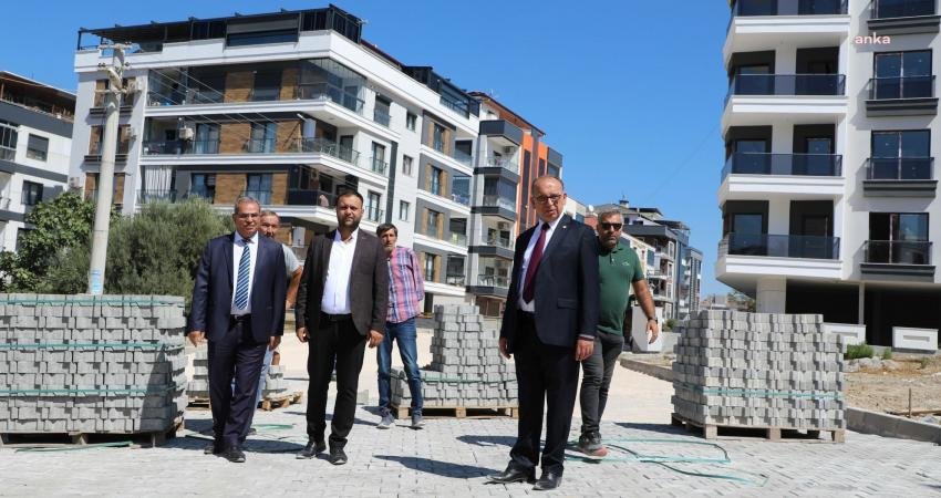 Turgutlu Belediye Başkanı Çetin Akın, Ergenekon Mahallesi'nde eş zamanlı olarak